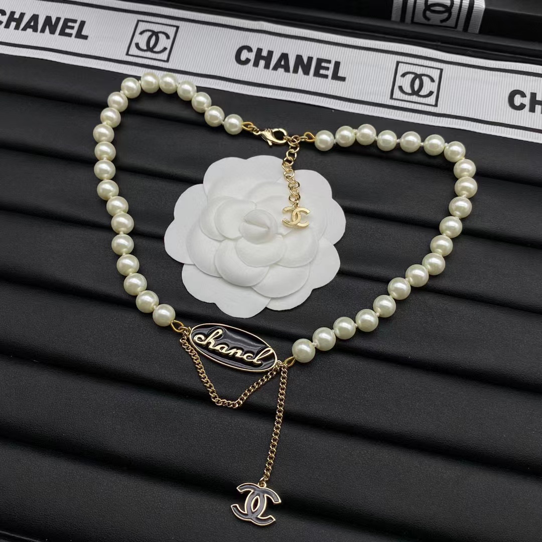 CHANE1 パールロゴネックレス【50％割引+送料無料】