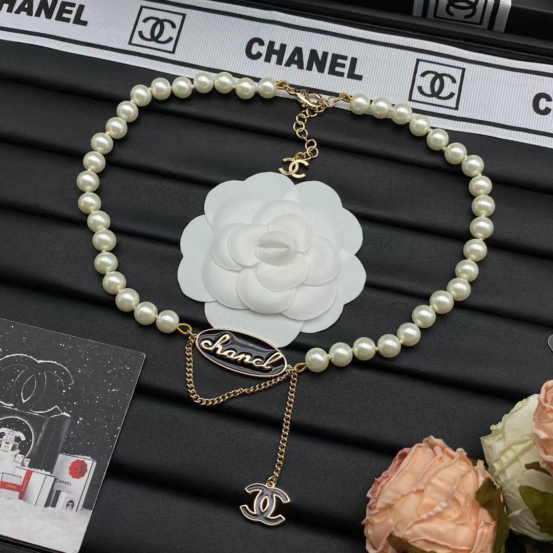 CHANE1 パールロゴネックレス【50％割引+送料無料】