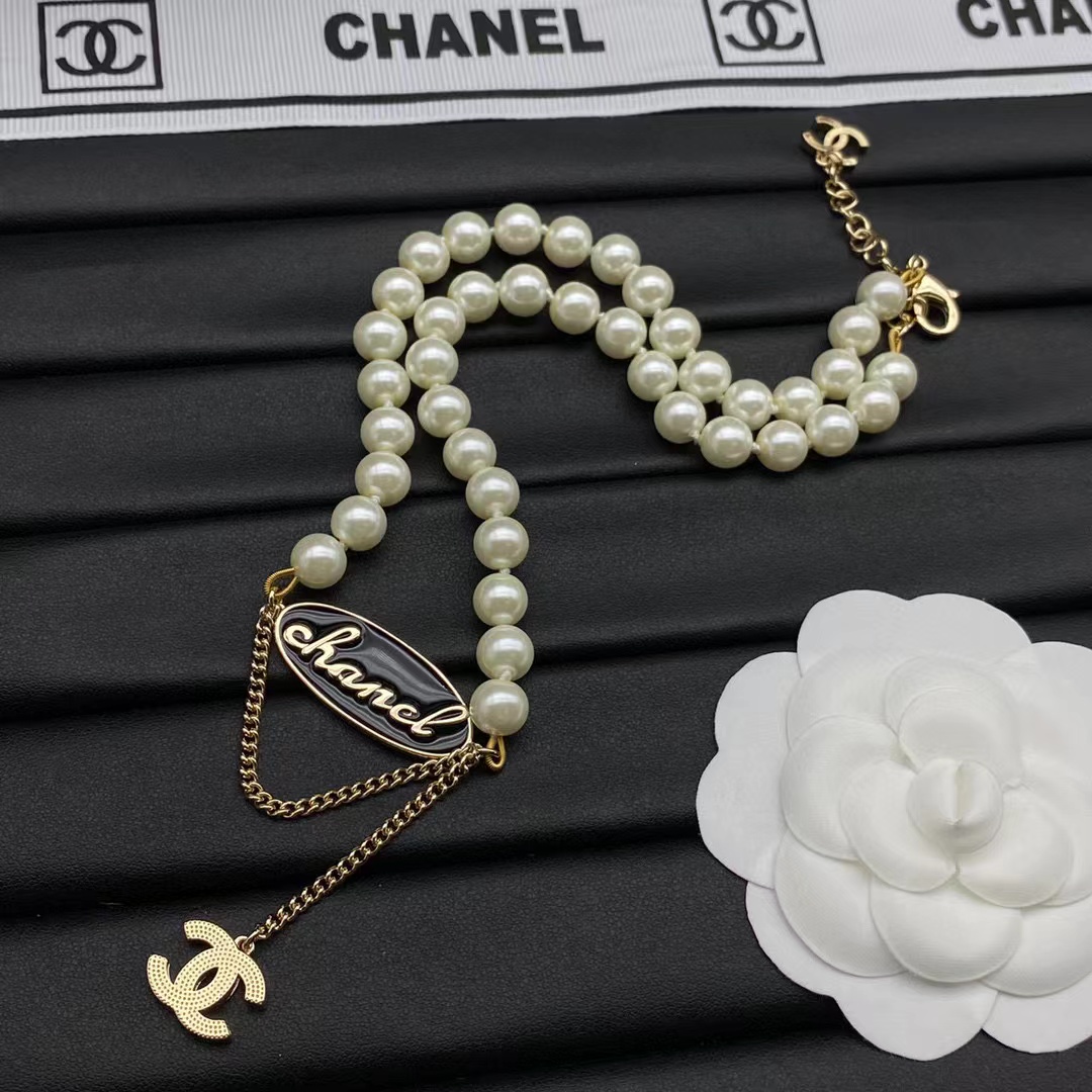 CHANE1 パールロゴネックレス【50％割引+送料無料】