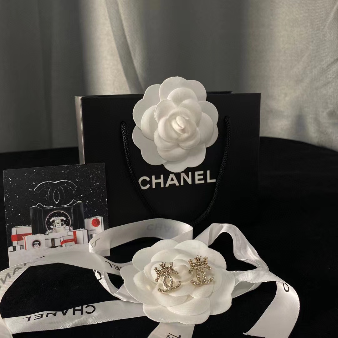 CHANE1 クラウン ダブルC スタッドピアス【50％割引+送料無料】