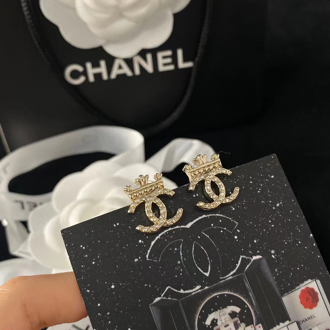 CHANE1 クラウン ダブルC スタッドピアス【50％割引+送料無料】