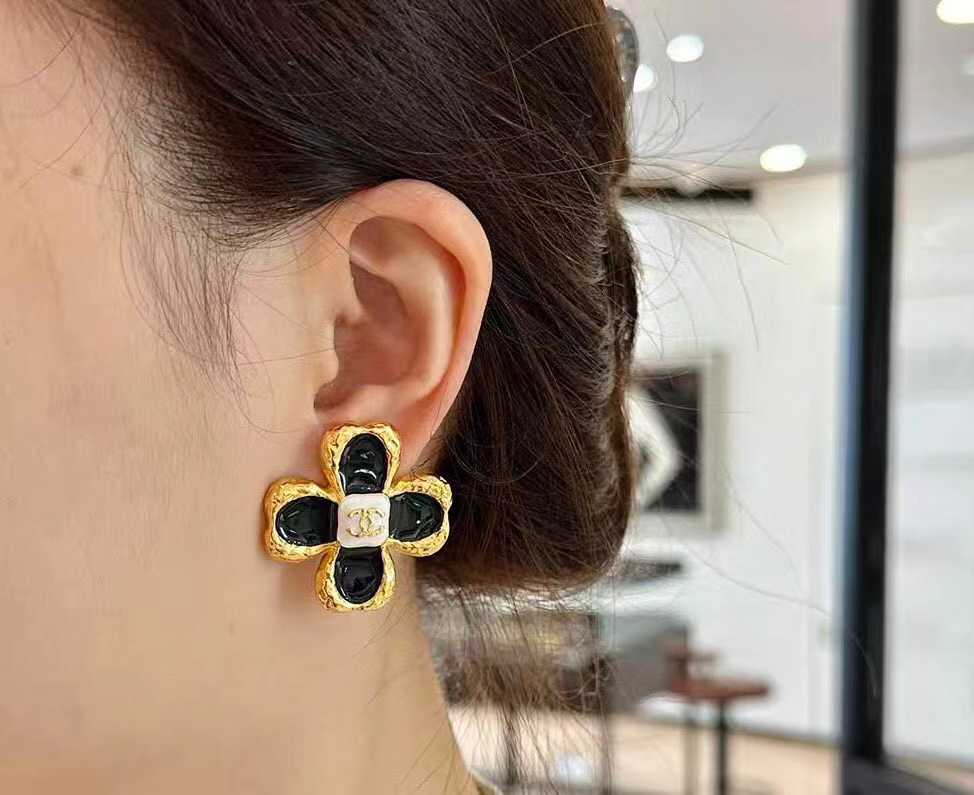 CHANE1 四つ葉のクローバー カラーブロック イヤリング【50％割引+送料無料】