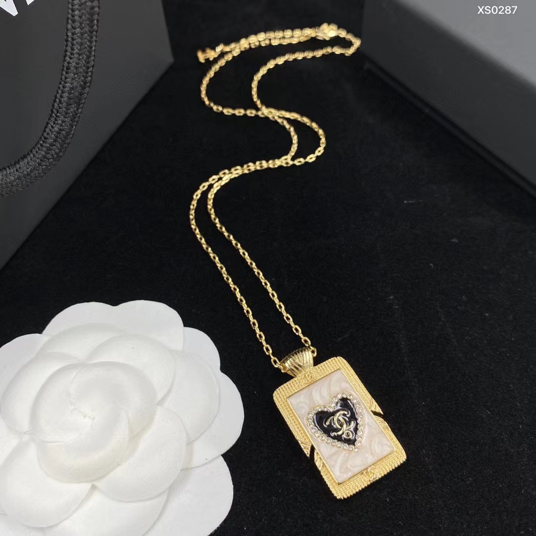 CHANE1 パフュームボトル ハート ネックレス【50％割引+送料無料】