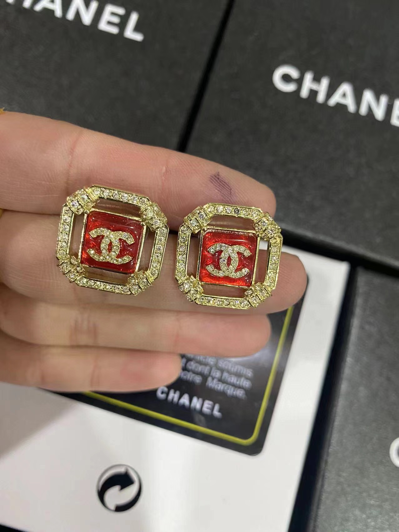 CHANE1 ダイヤモンド レッド スタッド ピアス【50％割引+送料無料】
