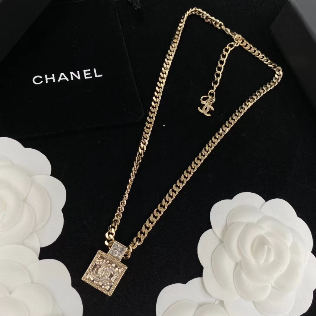 CHANE1 ダブルC スクエアネックレス【50％割引+送料無料】