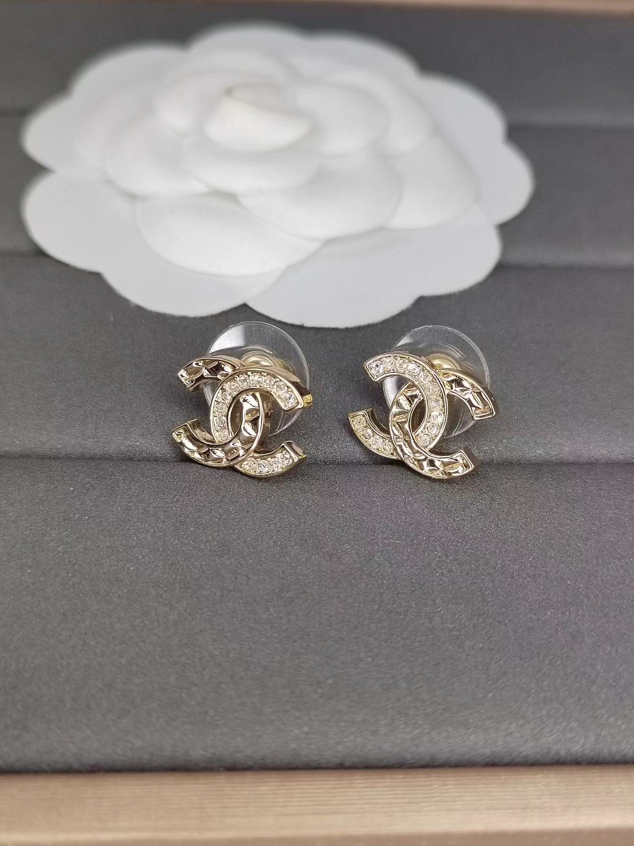 CHANE1 ダブル C ダイヤモンド スタッド ピアス【50％割引+送料無料】