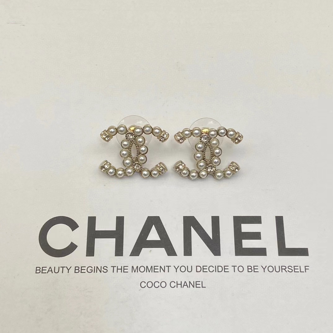 CHANE1 ダブル C パール スタッド ピアス【50％割引+送料無料】