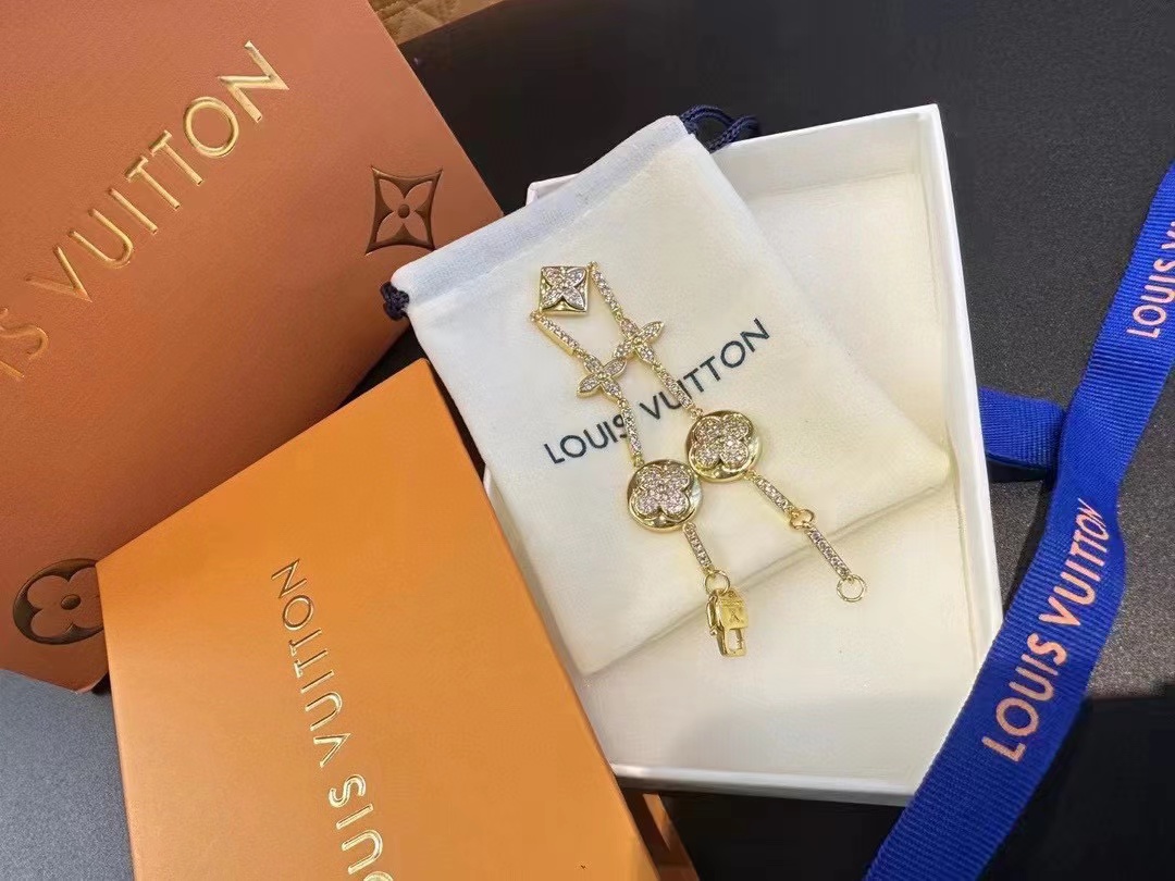 LV 四つ葉のクローバー ダイヤモンド ブレスレット【50％割引+送料無料】