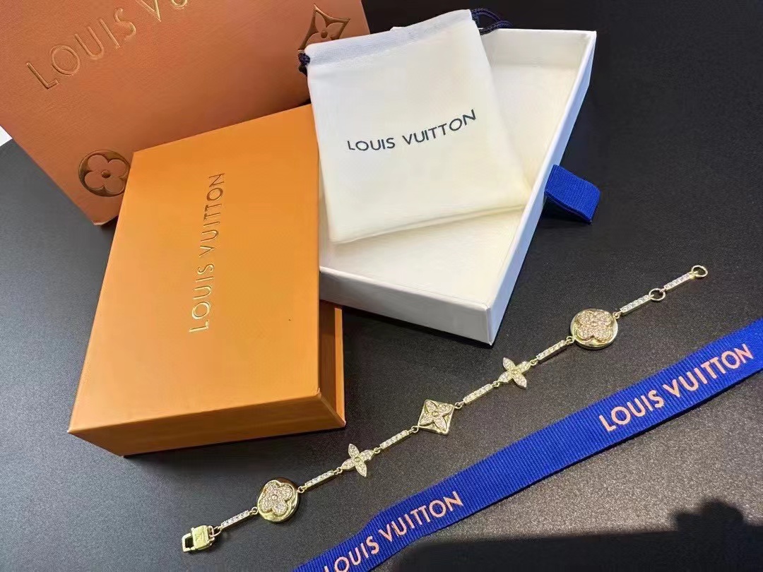 LV 四つ葉のクローバー ダイヤモンド ブレスレット【50％割引+送料無料】