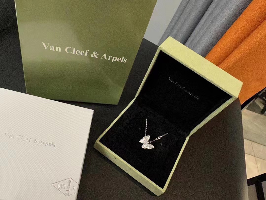 Van c1eef &Arpels バタフライダイヤモンドネックレス【50％割引+送料無料】