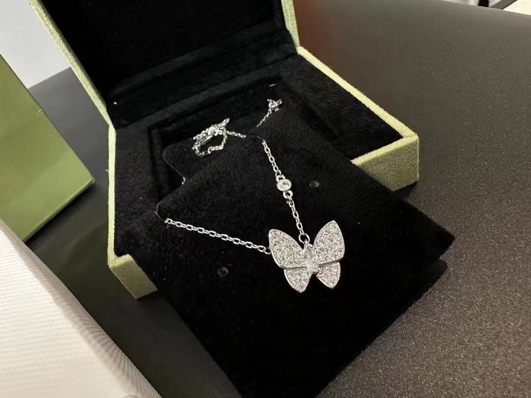 Van c1eef &Arpels バタフライダイヤモンドネックレス【50％割引+送料無料】
