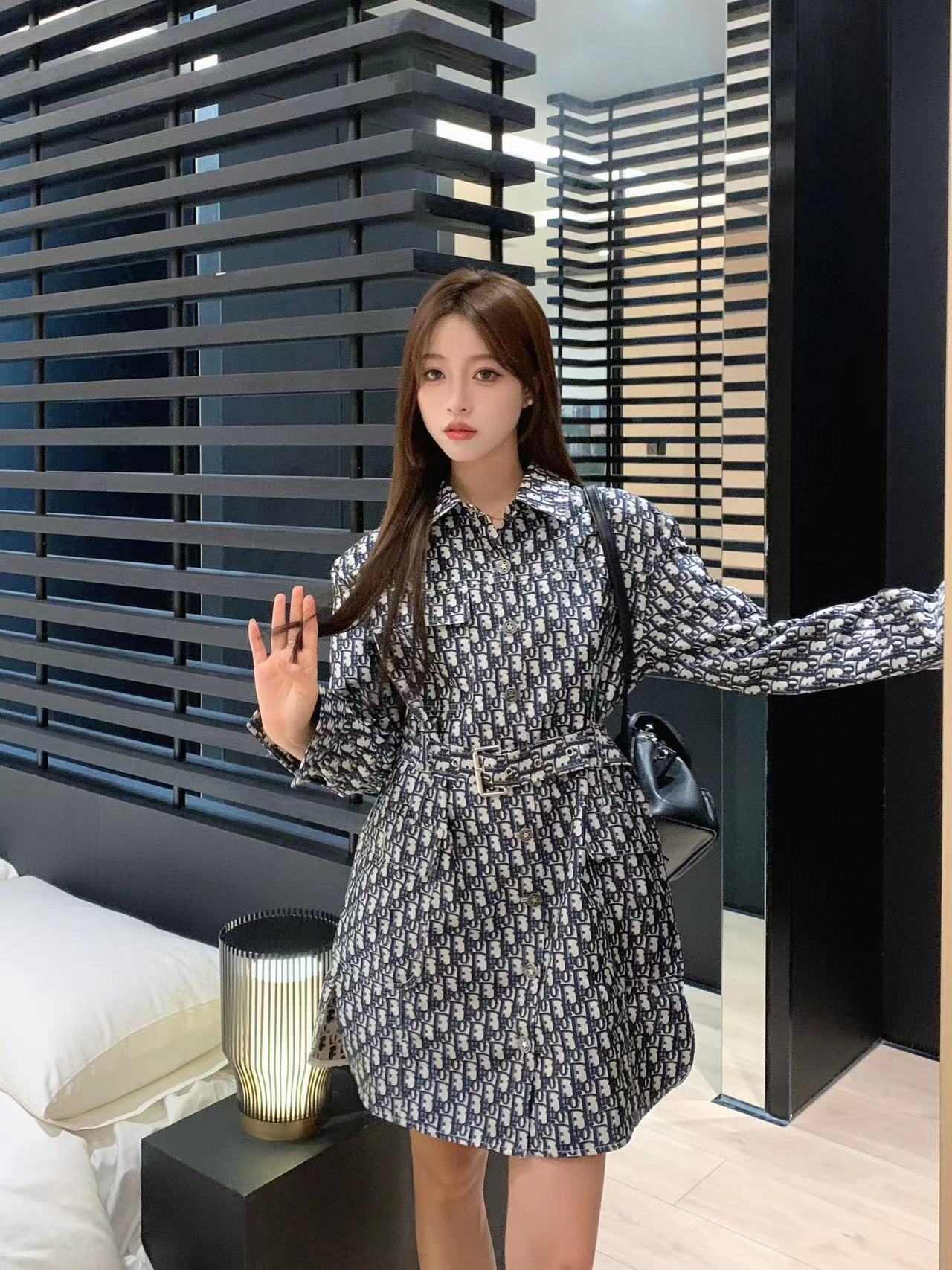 DI0R オールオーバーロゴ トレンチコート【 50％割引+送料無料】