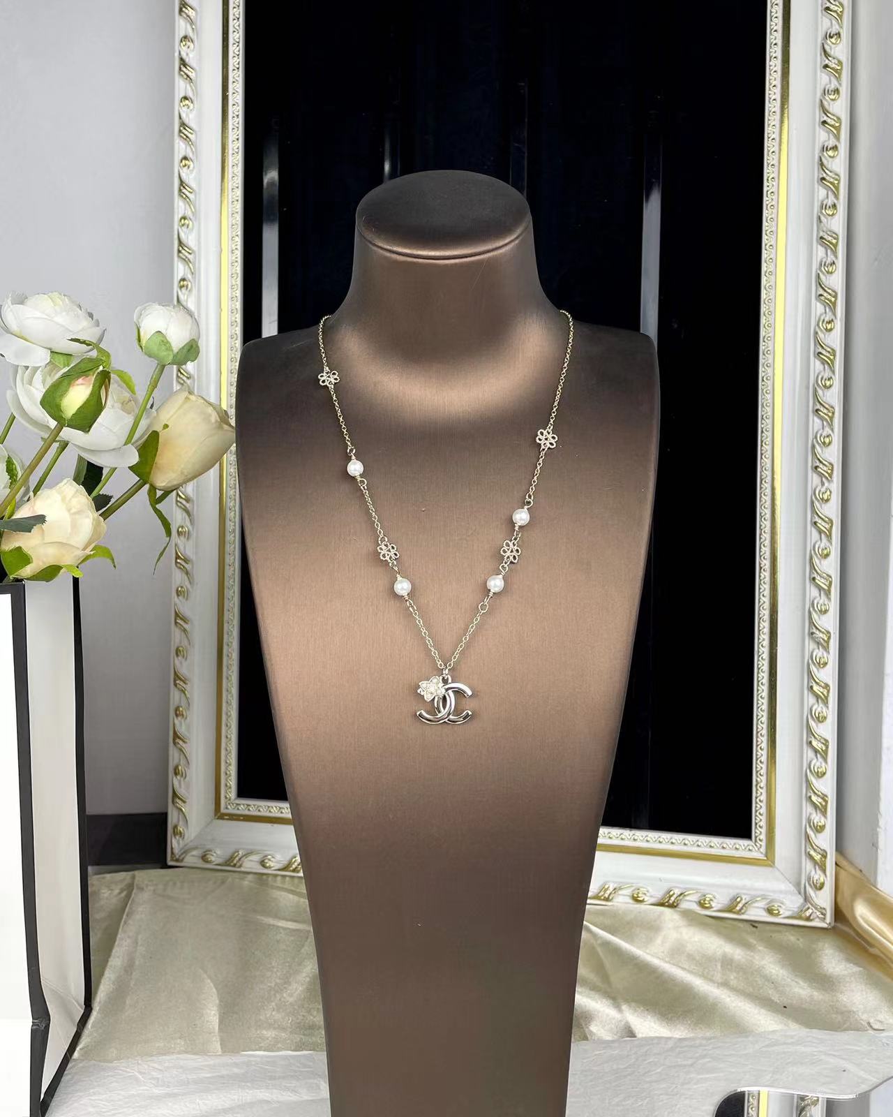 CHANE1 フラワー ダブルC ネックレス【50％割引+送料無料】