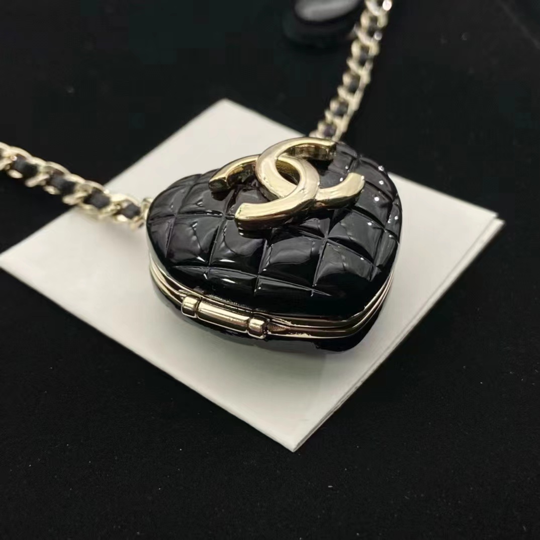 CHANE1 ブラックハートネックレス【50％割引+送料無料】