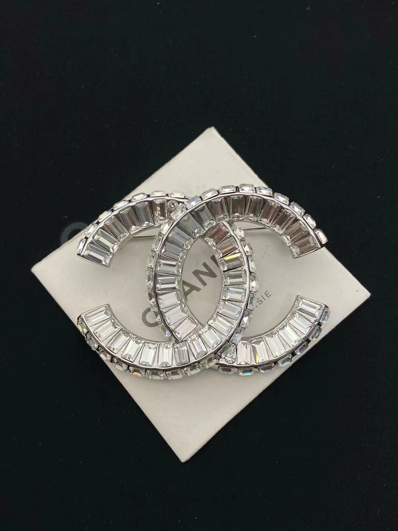 CHANE1 ダイヤモンド ダブルC ブローチ【50％割引+送料無料】