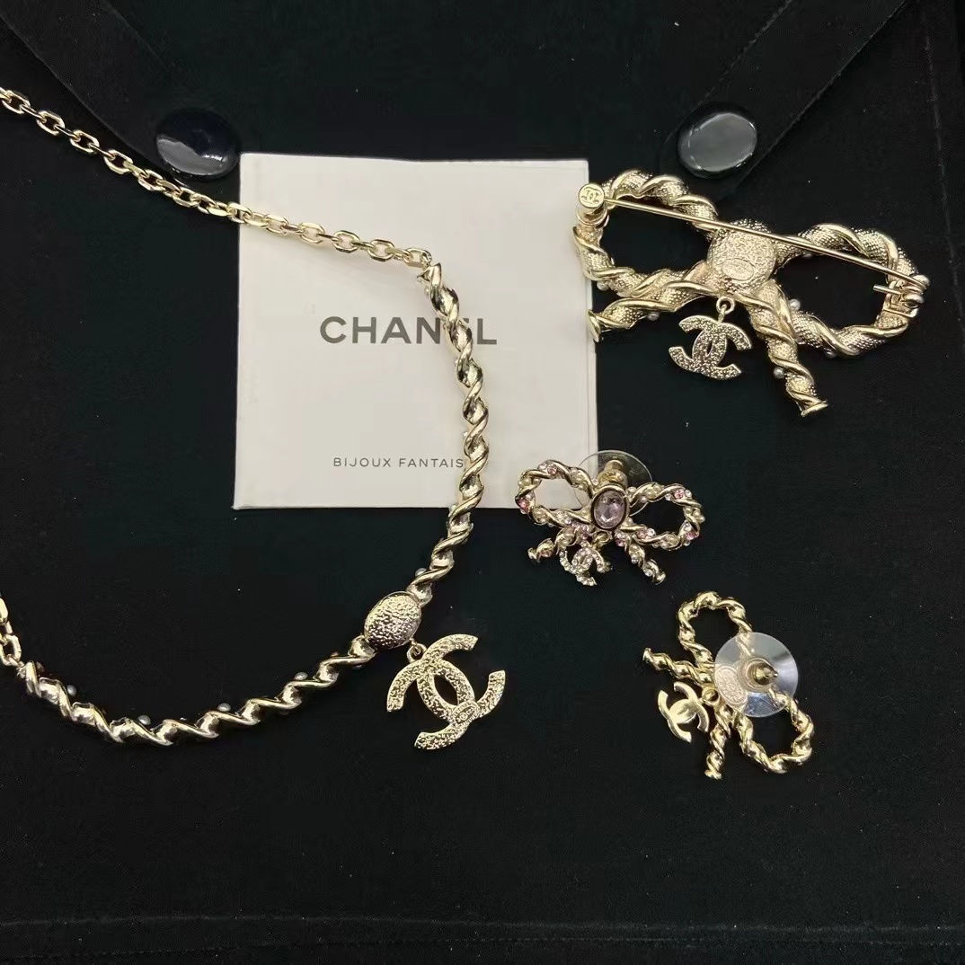 CHANE1 イヤリング+ブローチ+ネックレス 3点セット【50％割引+送料無料】