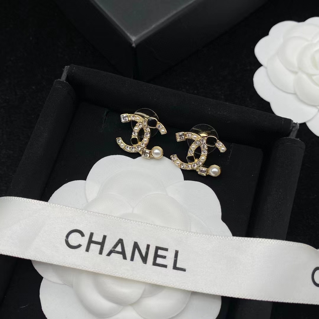 CHANE1 ダブル C ダイヤモンド スタッド ピアス【50％割引+送料無料】