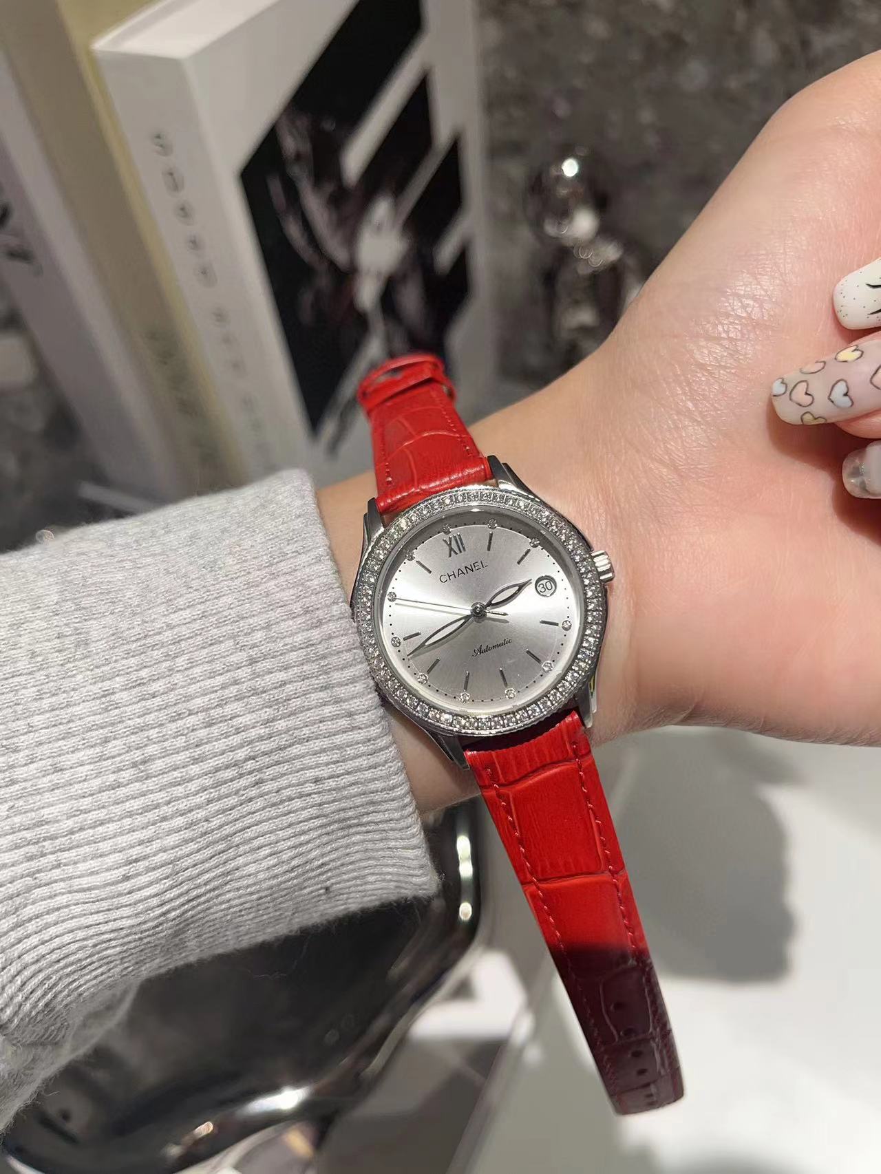 CHAEN1 ベルト ダイヤモンド レディース 腕時計【50％割引+送料無料】