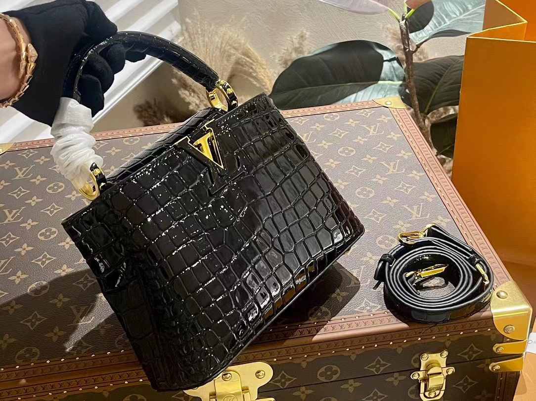 LV  Capucines クロコダイルプリント ハンドバッグ【50％割引+送料無料】