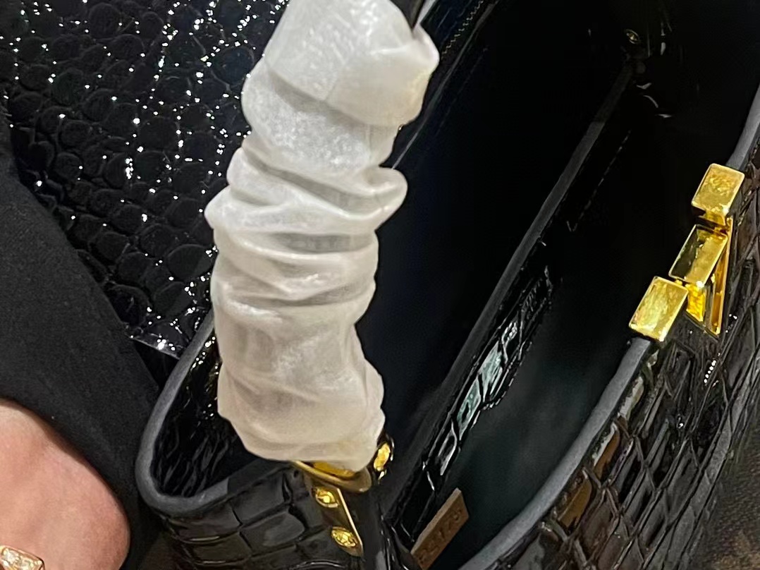 LV  Capucines クロコダイルプリント ハンドバッグ【50％割引+送料無料】