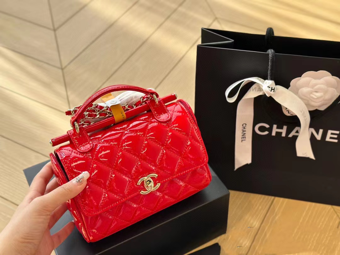 CHANE1 パテントレザー ハンドヘルドクロスボディバッグ【50％割引+送料無料】
