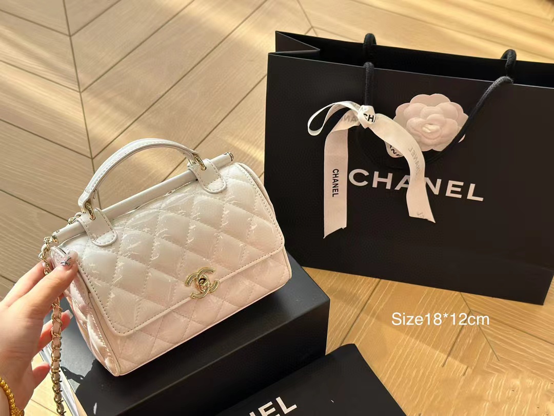 CHANE1 パテントレザー ハンドヘルドクロスボディバッグ【50％割引+送料無料】