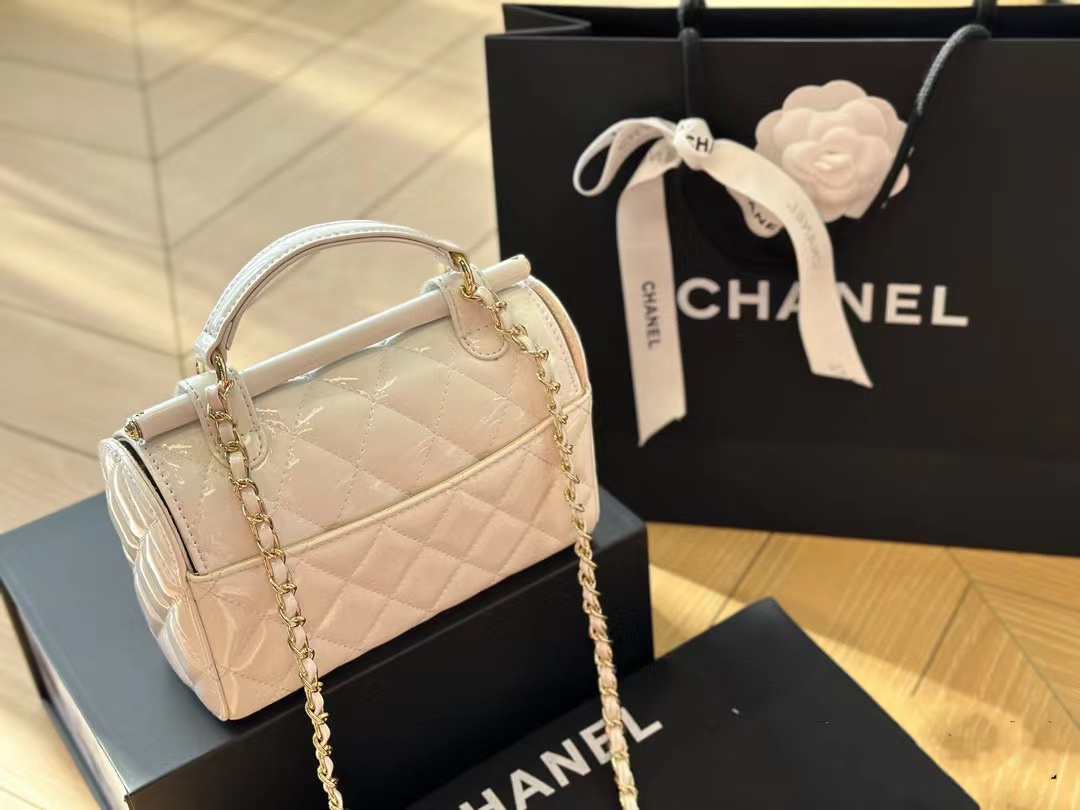 CHANE1 パテントレザー ハンドヘルドクロスボディバッグ【50％割引+送料無料】