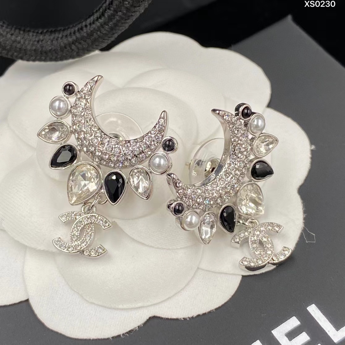 CHANE1 ムーン ダブル C ダイヤモンド スタッド ピアス【50％割引+送料無料】