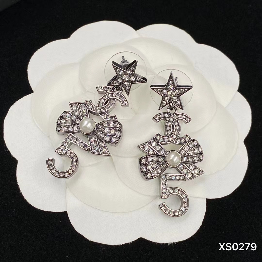 CHANE1 バタフライ 五芒星 ダイヤモンド スタッド ピアス【50％割引+送料無料】