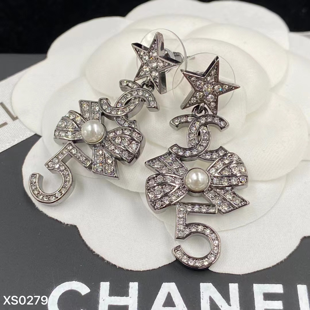 CHANE1 バタフライ 五芒星 ダイヤモンド スタッド ピアス【50％割引+送料無料】