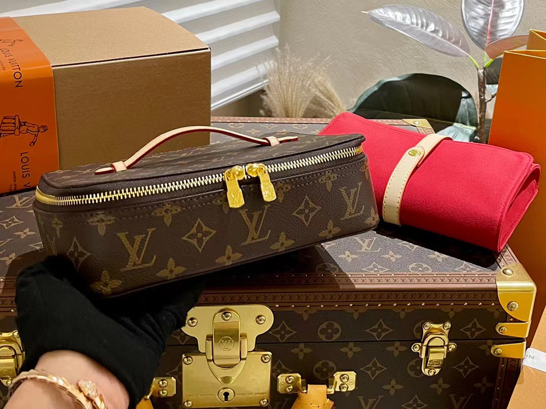 LV nice 化粧品バッグ【50％割引+送料無料】