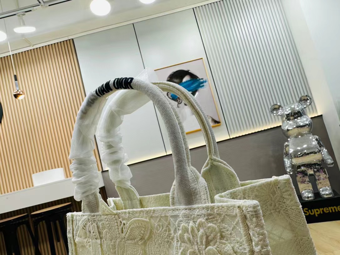 DI0R Book Tote  バタフライハンドバッグ【50％割引+送料無料】