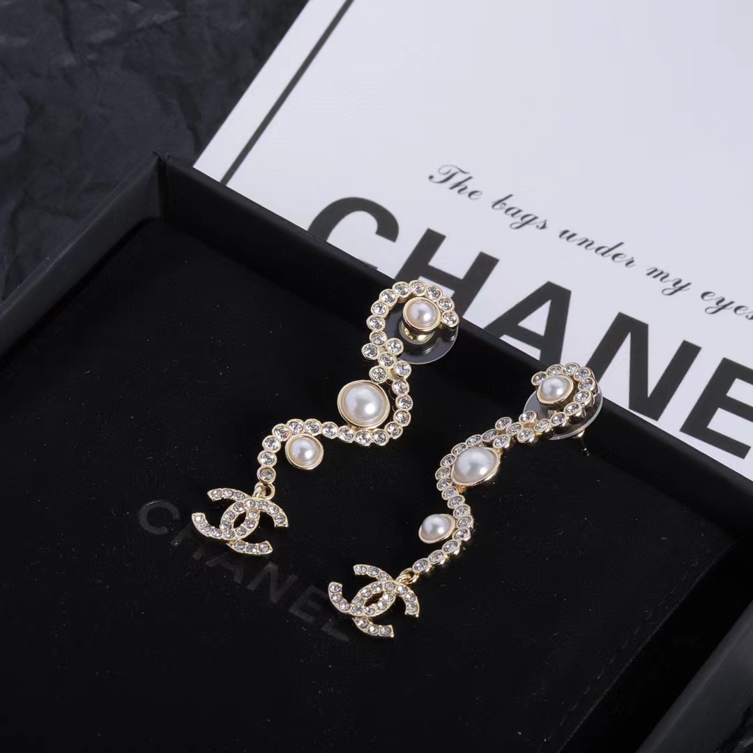 CHANE1 ダブル C パール スタッド ピアス【 50％割引+送料無料】