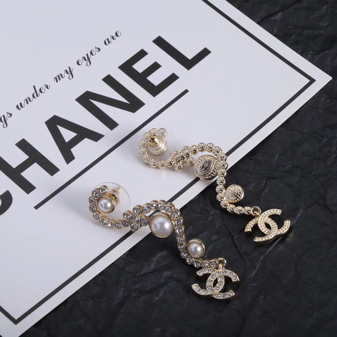 CHANE1 ダブル C パール スタッド ピアス【 50％割引+送料無料】