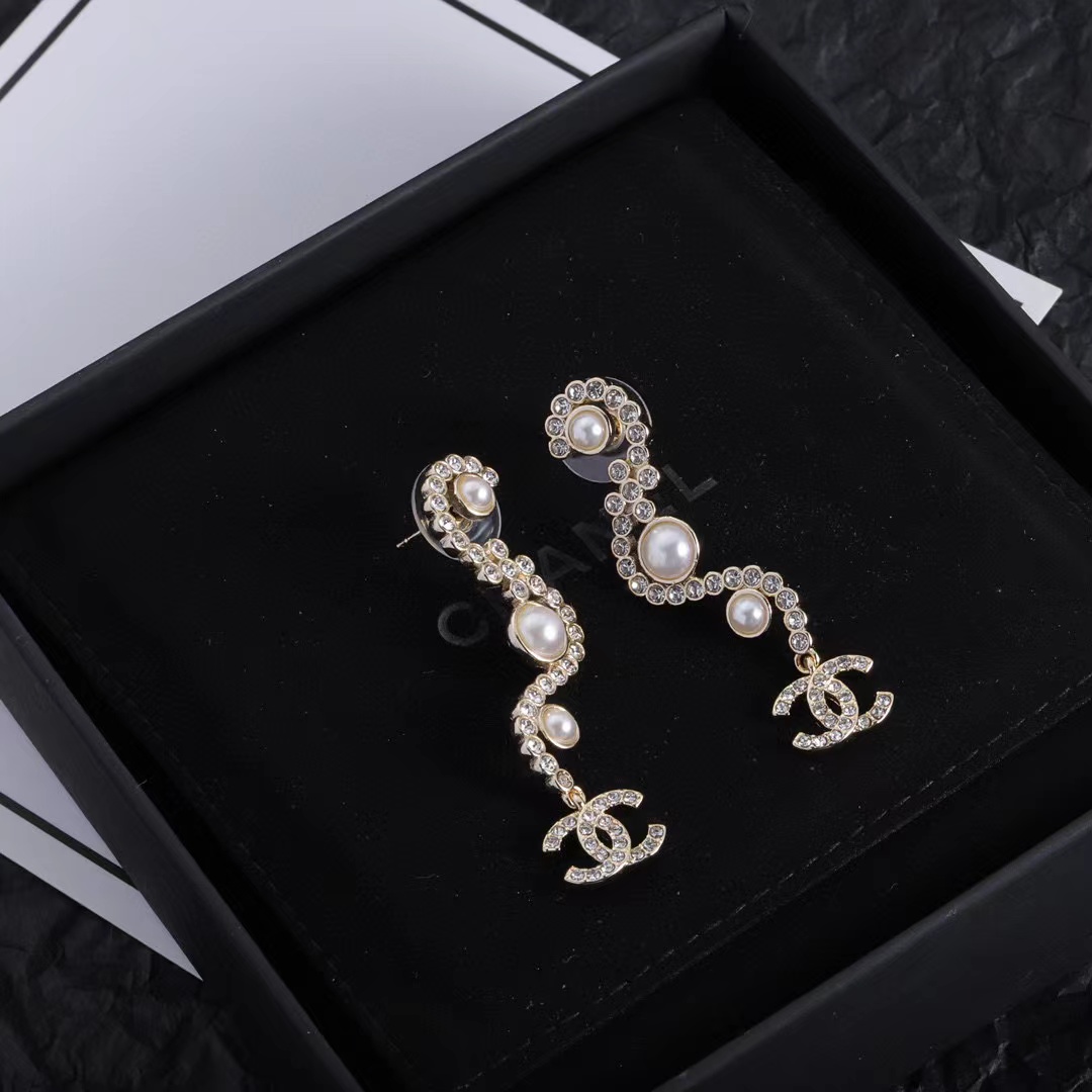 CHANE1 ダブル C パール スタッド ピアス【 50％割引+送料無料】