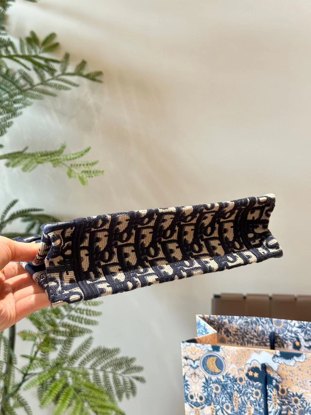 DI0R  刺繍ハンドバッグ【50％割引+送料無料】