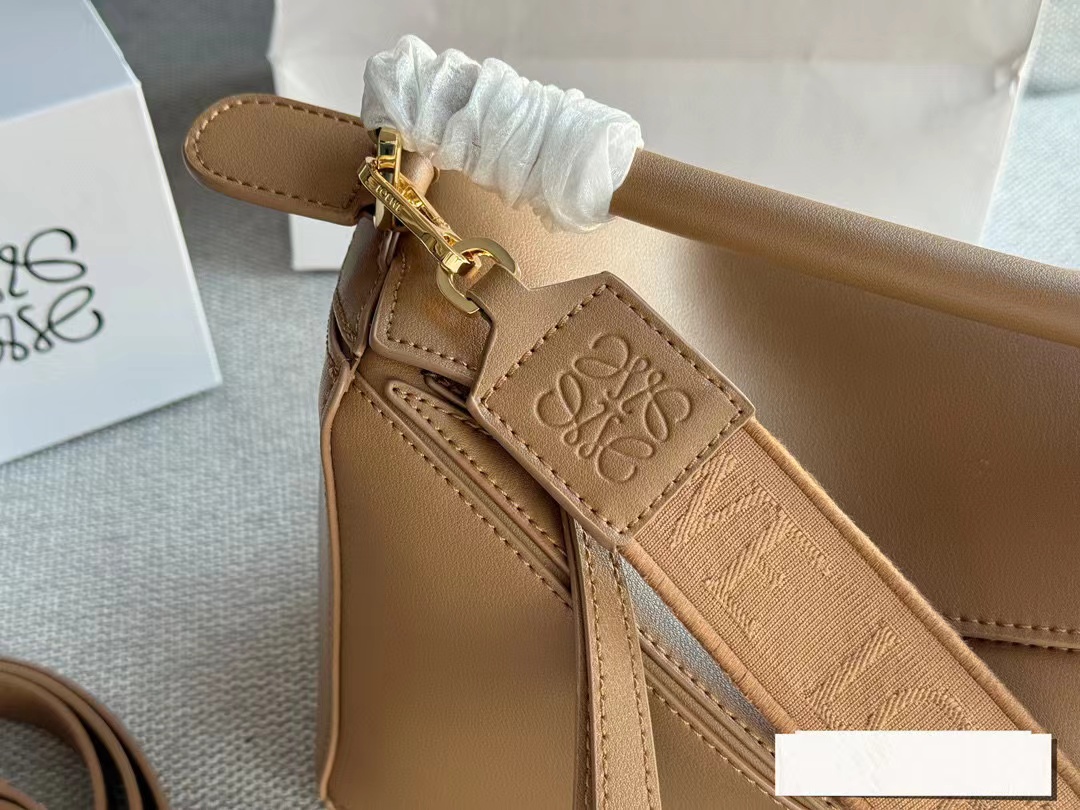 LOWEW  ショルダーストラップ付きクロスボディバッグ【50％割引+送料無料】