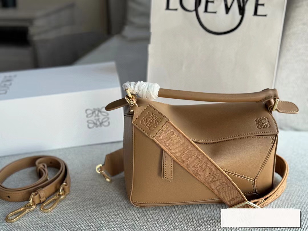 LOWEW  ショルダーストラップ付きクロスボディバッグ【50％割引+送料無料】