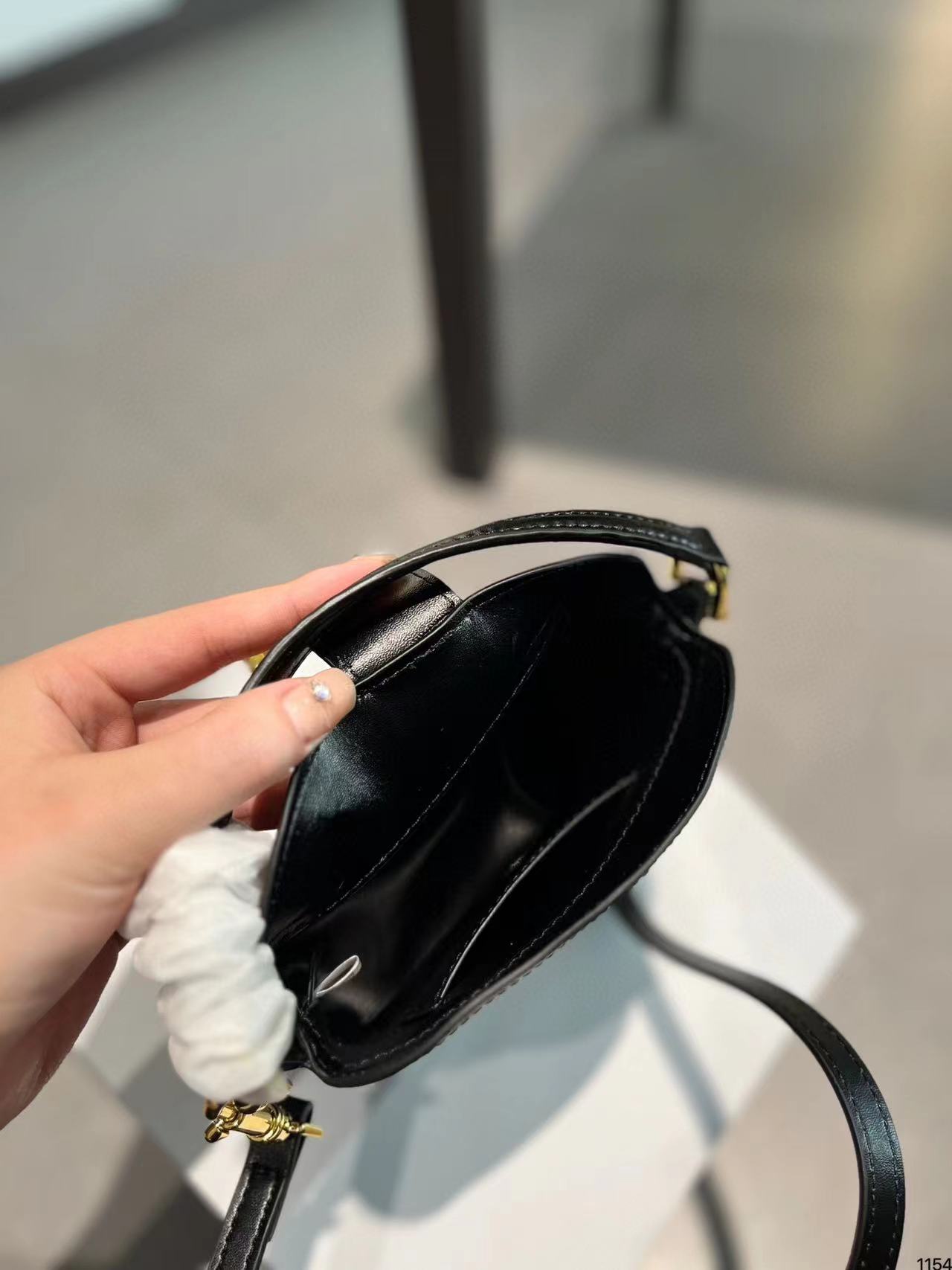 CEL1NE TRIOMPHE 凱旋門 バケットバッグ【50％割引+送料無料】