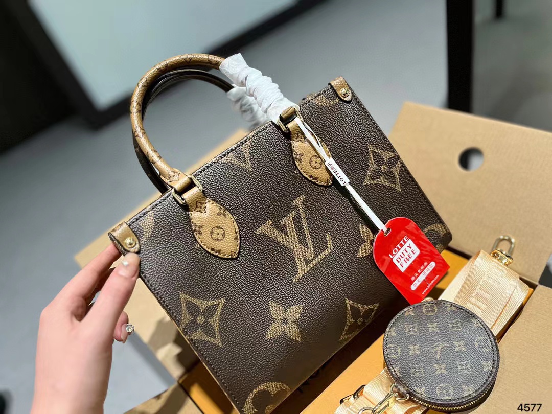 LV onthego 老眼ハンドバッグ【50％割引+送料無料】