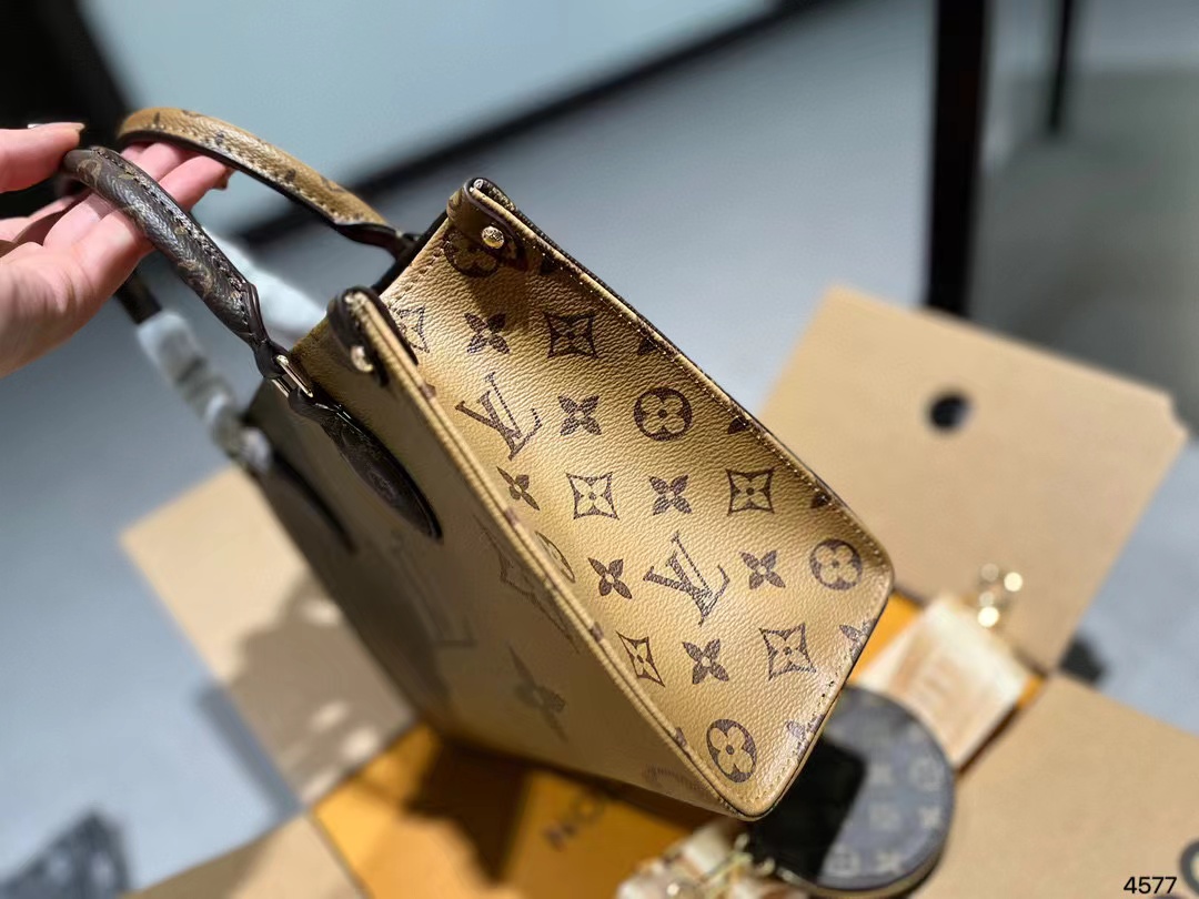 LV onthego 老眼ハンドバッグ【50％割引+送料無料】