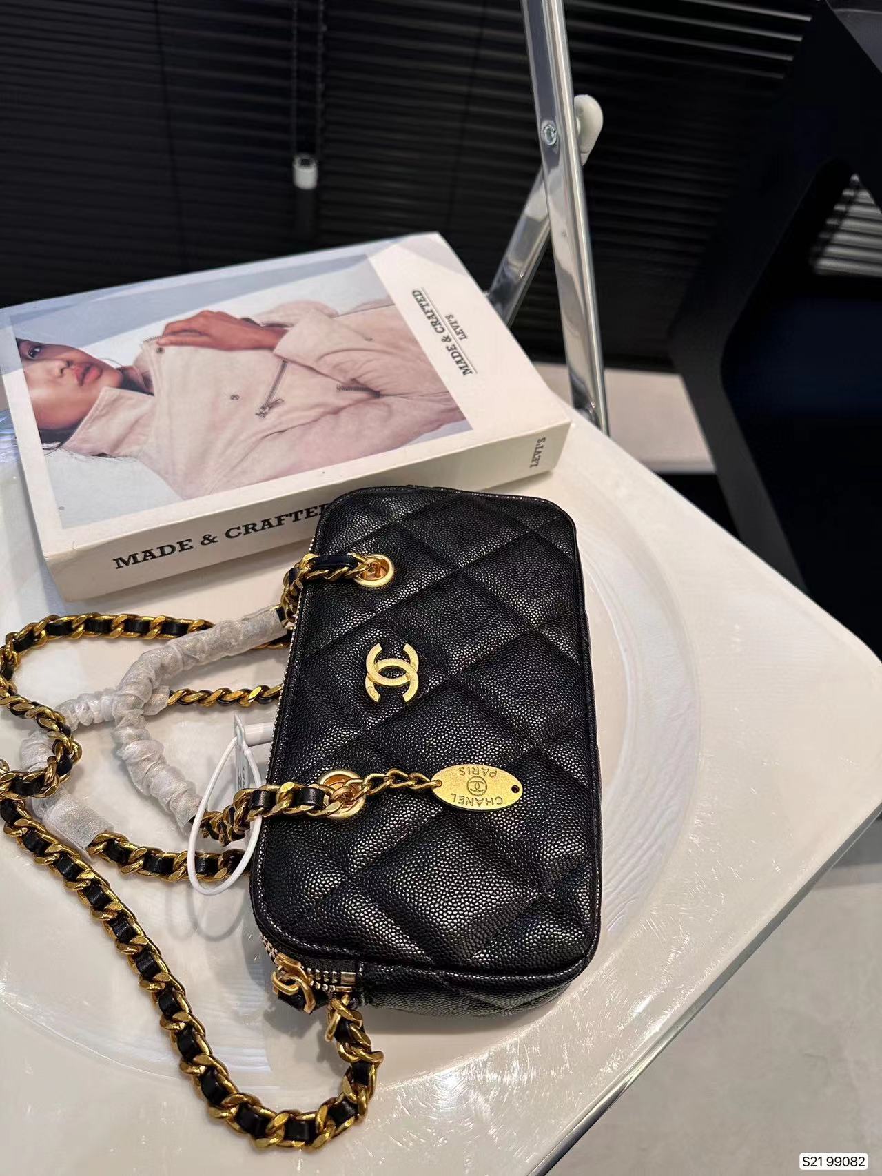 CHANE1 ゴールドコインチェーンハンドバッグ【50％割引+送料無料】