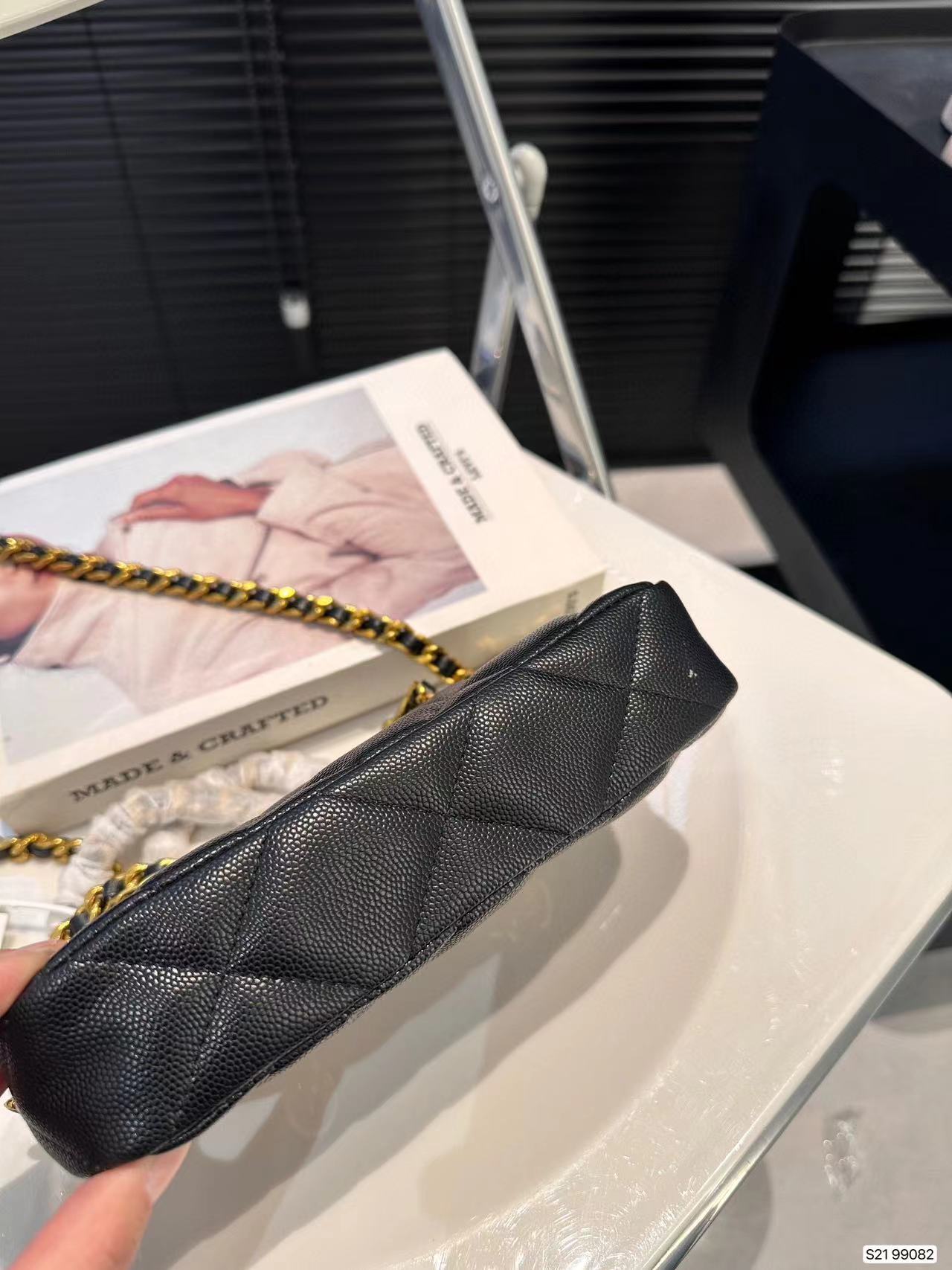 CHANE1 ゴールドコインチェーンハンドバッグ【50％割引+送料無料】