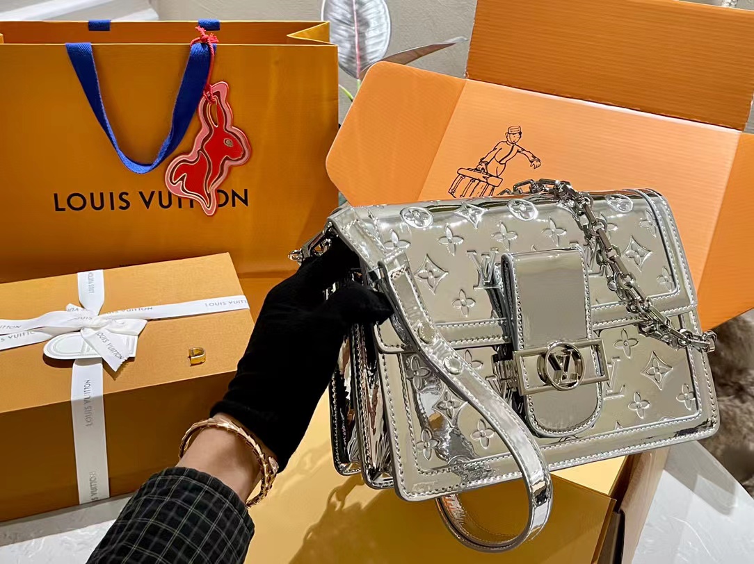 LV  dauphine 牛革ショルダークロスボディバッグ【50％割引+送料無料】