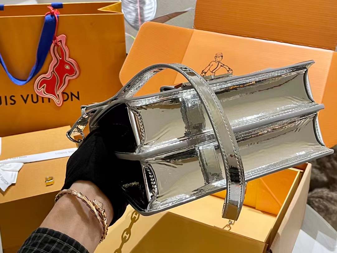 LV  dauphine 牛革ショルダークロスボディバッグ【50％割引+送料無料】