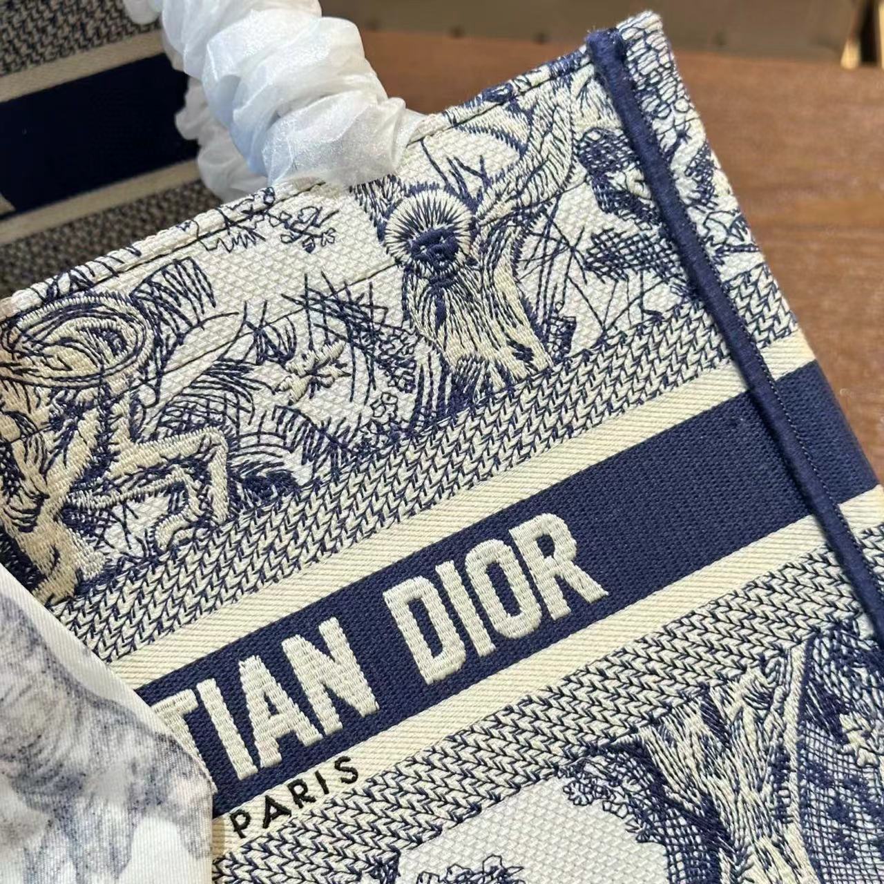 DI0R book tote 刺繍入りハンドバッグ【50％割引+送料無料】