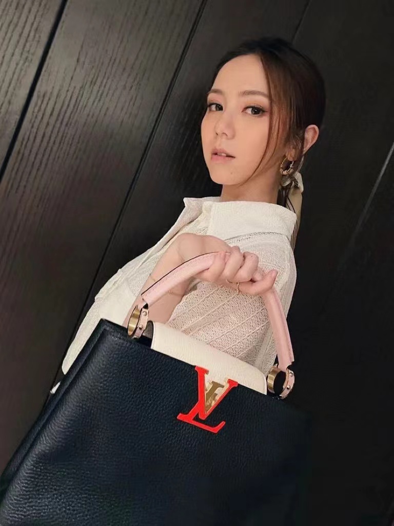 Lv capucines 手持ちクロスボディバッグ【50％割引+送料無料】