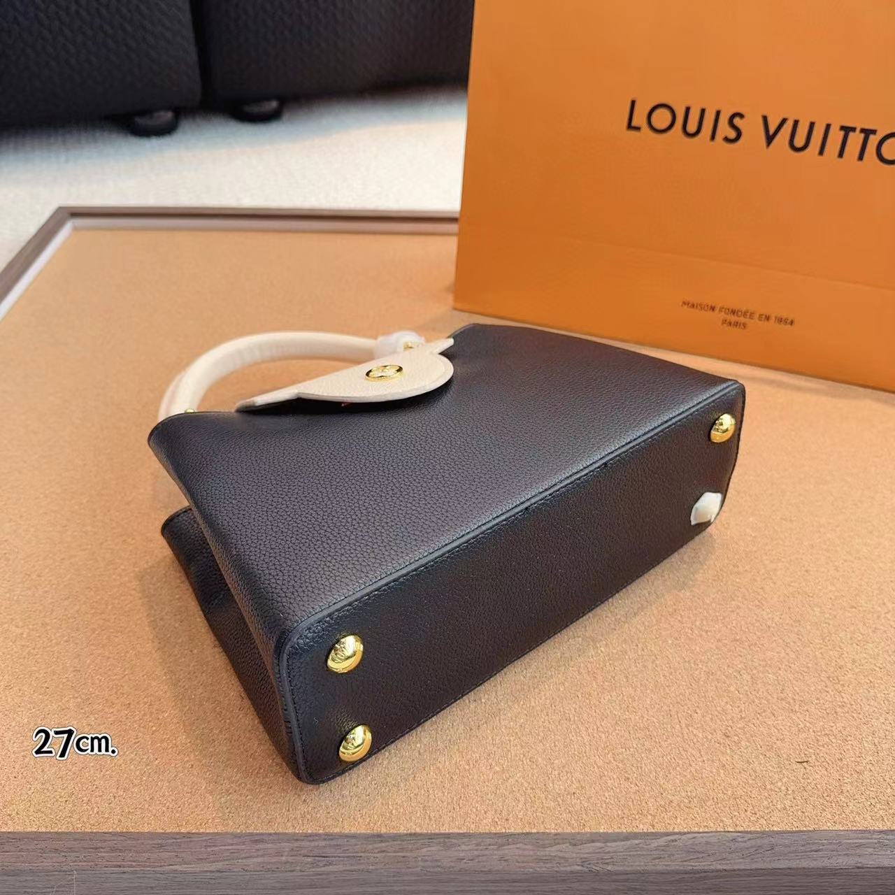 Lv capucines 手持ちクロスボディバッグ【50％割引+送料無料】