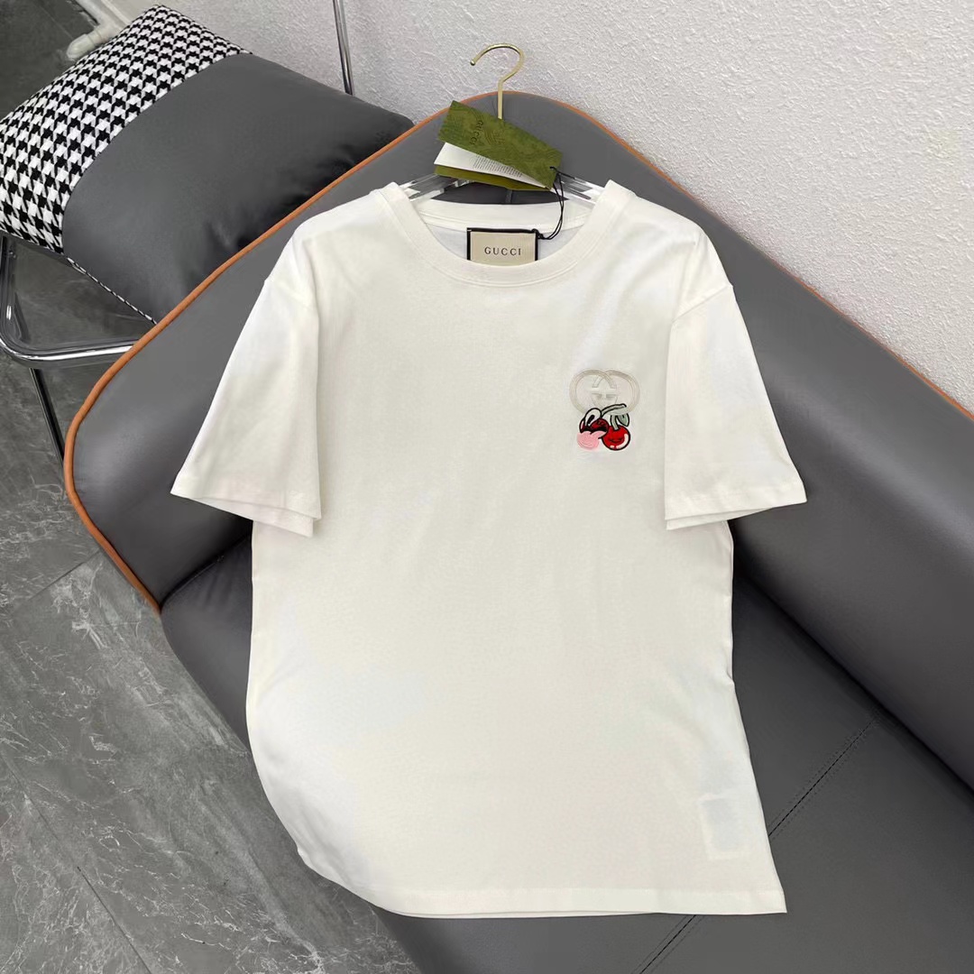 GUCC1 胸元ダブルGレターロゴチェリー刺繍Tシャツ【 50％割引+送料無料】