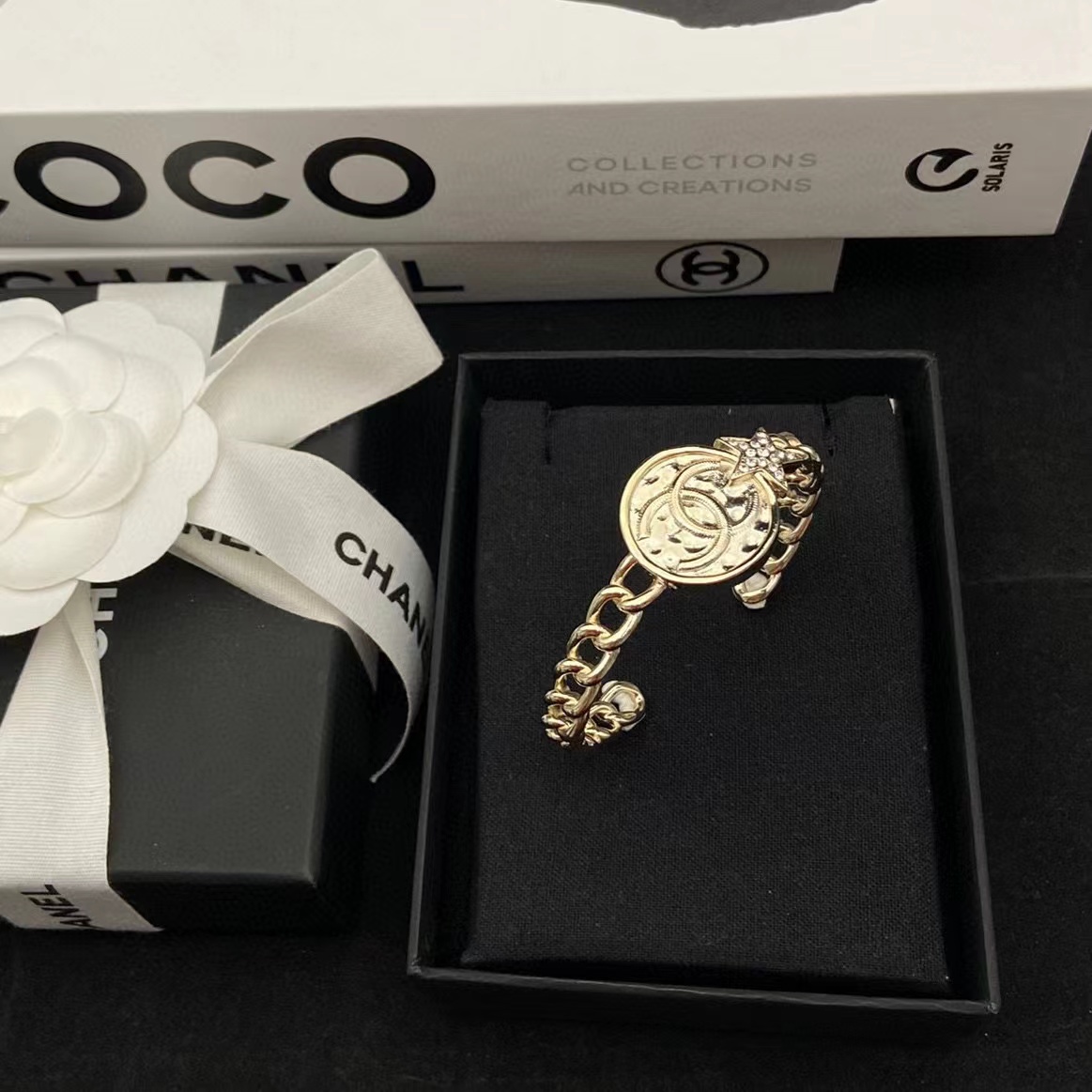 CHANE1 イヤリング+ブローチ+ブレスレット 3点セット【50％割引+送料無料】